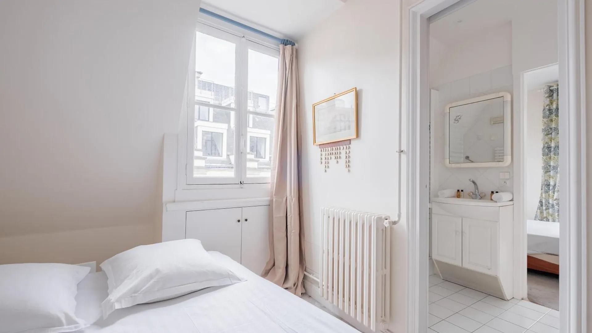 Veeve - Haussmannian Heights Apartment Paris France