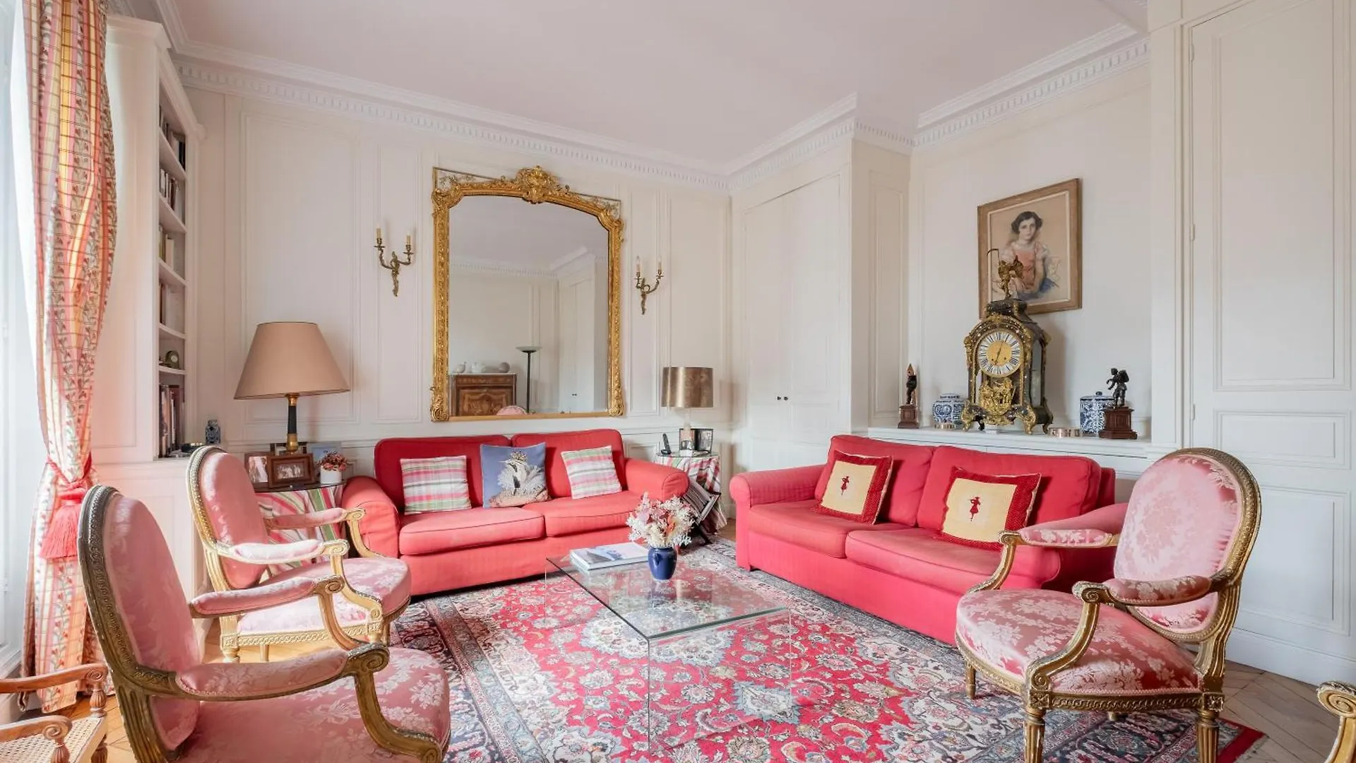 Veeve - Haussmannian Heights Apartment Paris
