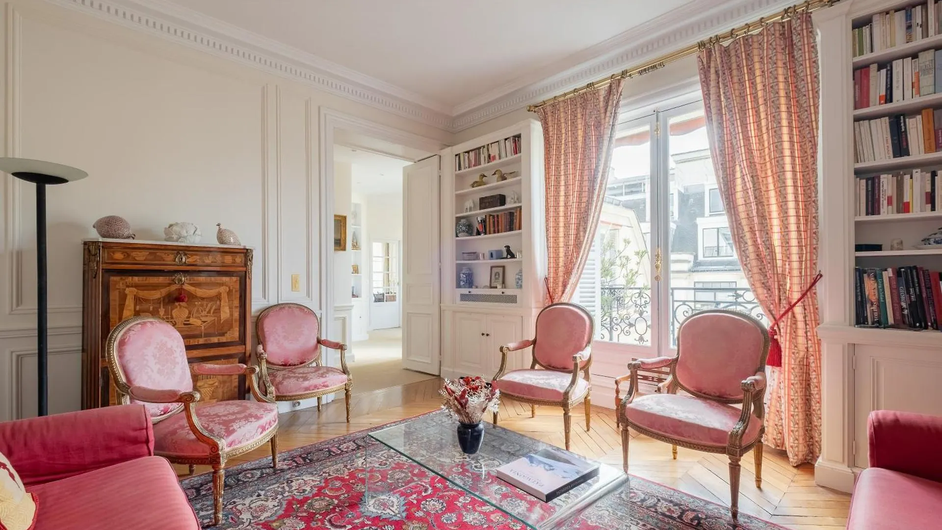 Veeve - Haussmannian Heights Apartment Paris France